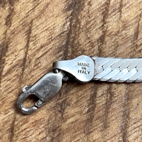 Sterling silver (stamped made in Italy and 925) 20” herringbone necklace - Picture 5 of 5